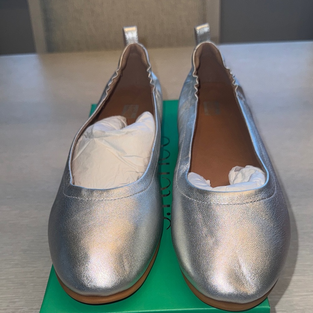 NEW Fitflop Silver Ballet Flats